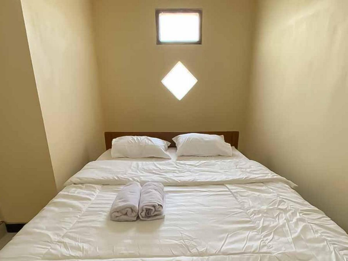 Palace Syariah Homestay Redpartner Banyuwangi  Exterior photo