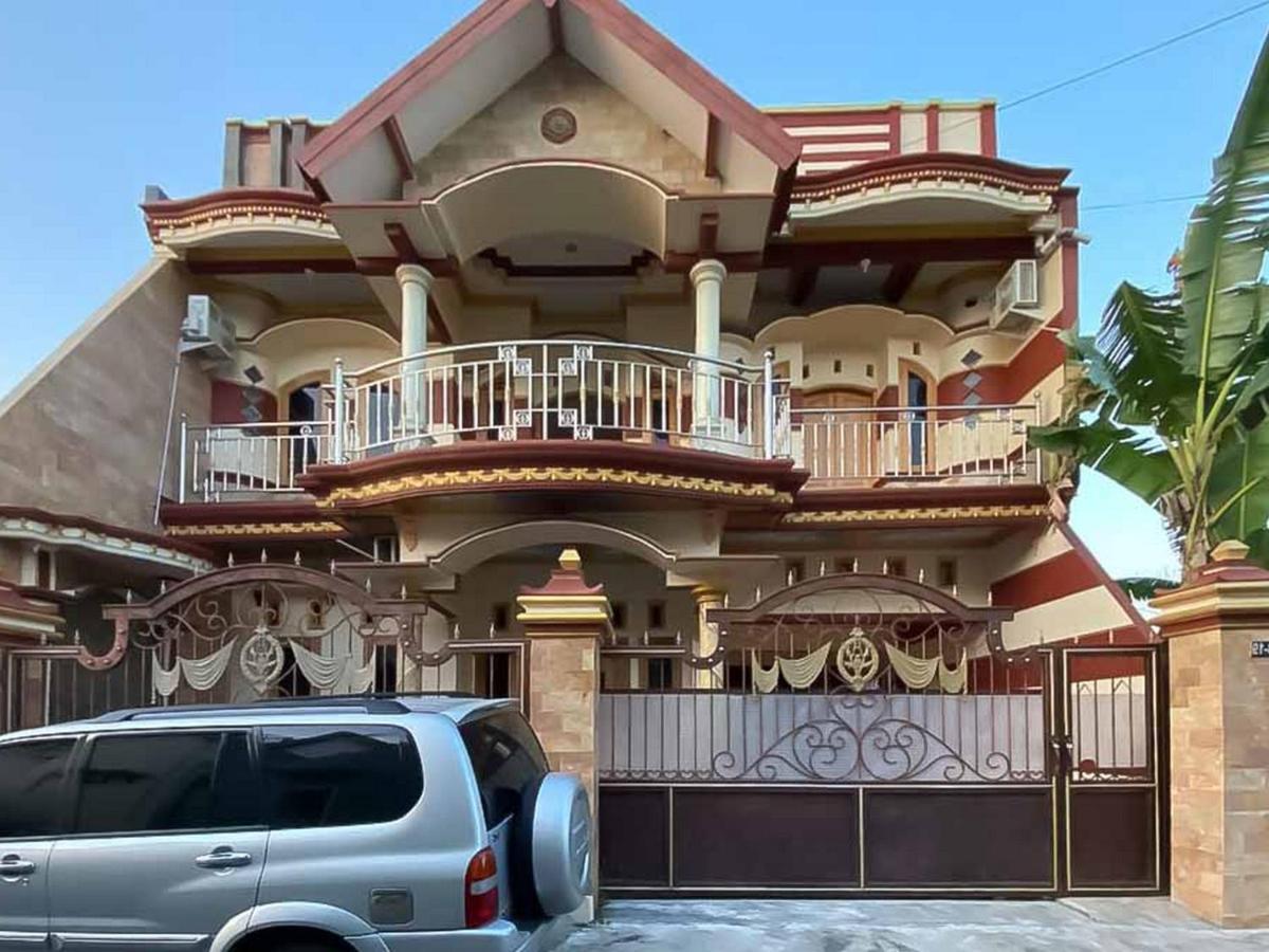 Palace Syariah Homestay Redpartner Banyuwangi  Exterior photo