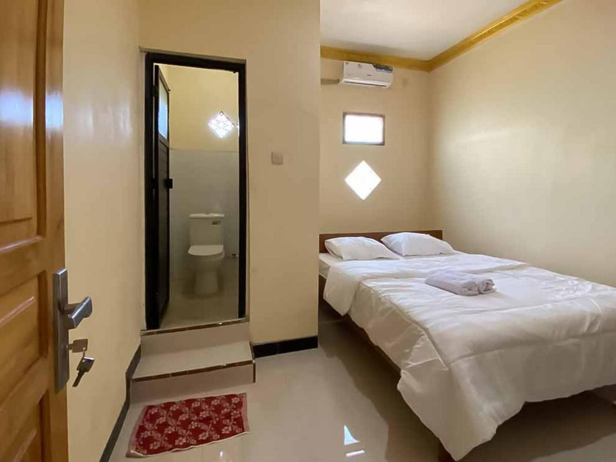 Palace Syariah Homestay Redpartner Banyuwangi  Exterior photo