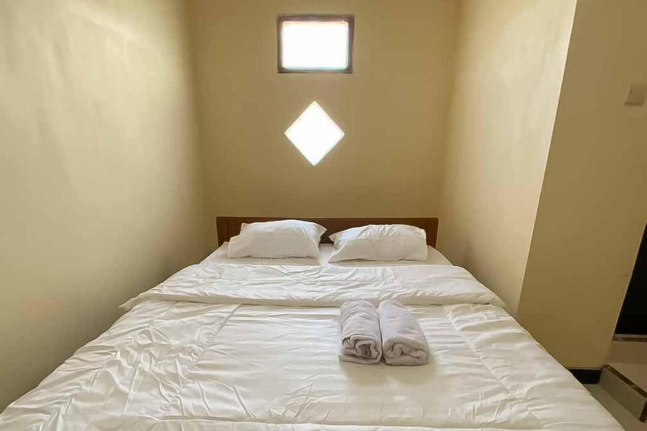 Palace Syariah Homestay Redpartner Banyuwangi  Exterior photo